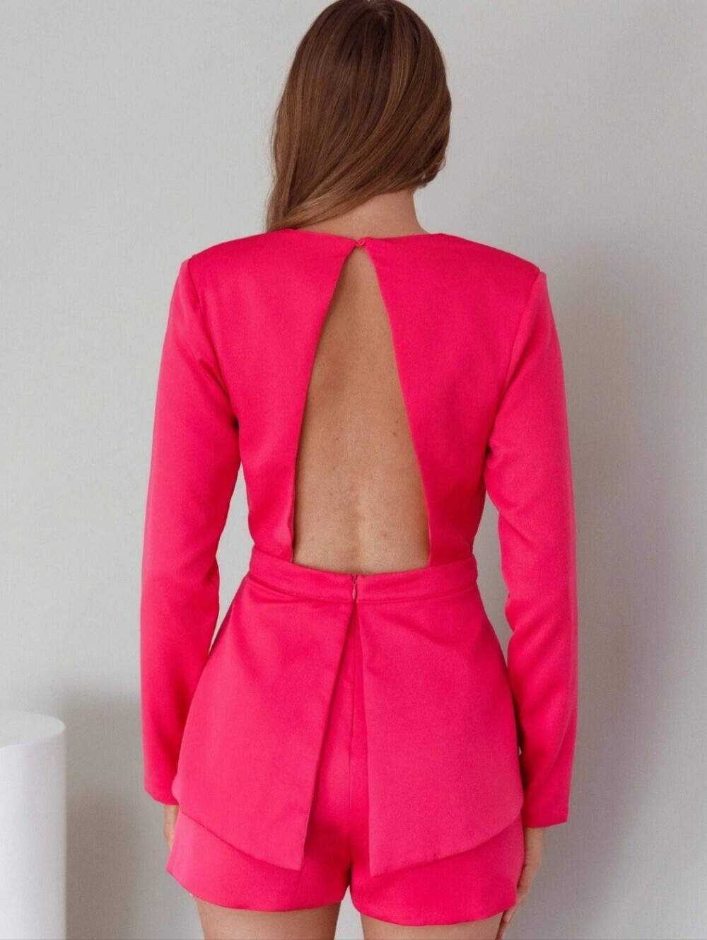 Selfie Leslie Ennis Long Sleeve Structured Pink Romper Small NWT - Picture 7 of 9